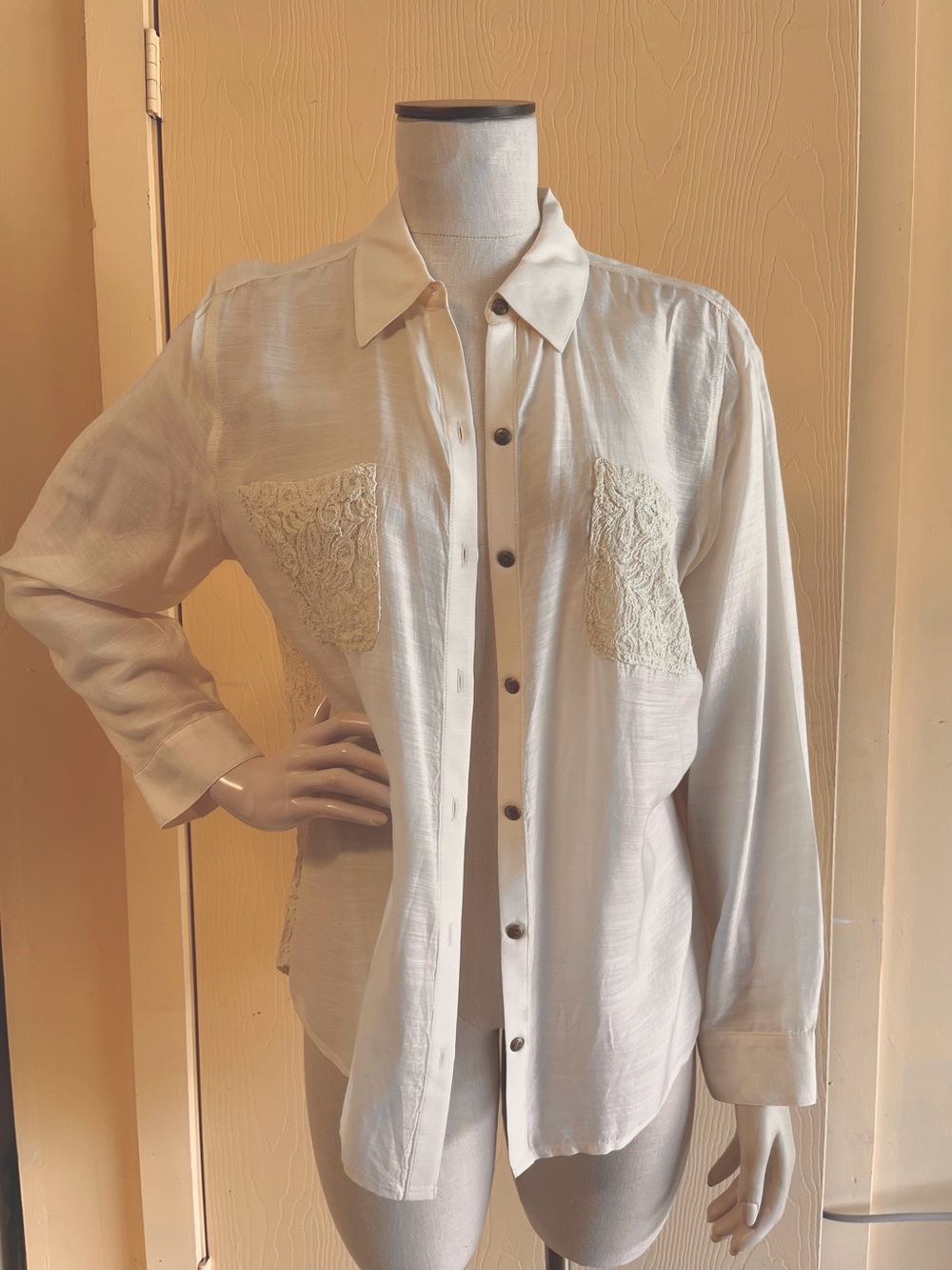 Chico’s button down lace back blouse top